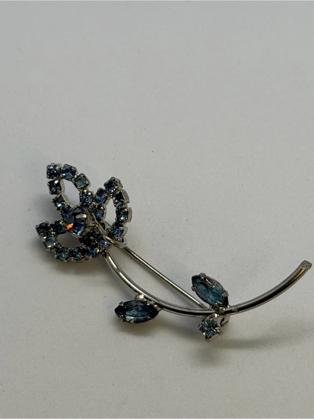 Vintage Elegant Blue Crystal Flower Brooch - Women Jewelry